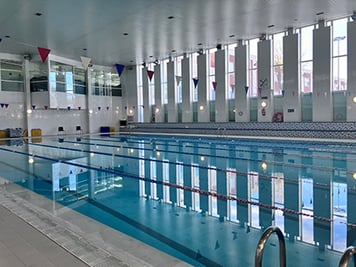 AO-PISCINA
